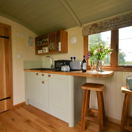 The Shepherds Hut Carmarthen Exterior photo