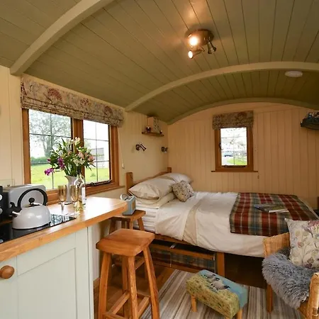 The Shepherds Hut Carmarthen Exterior photo