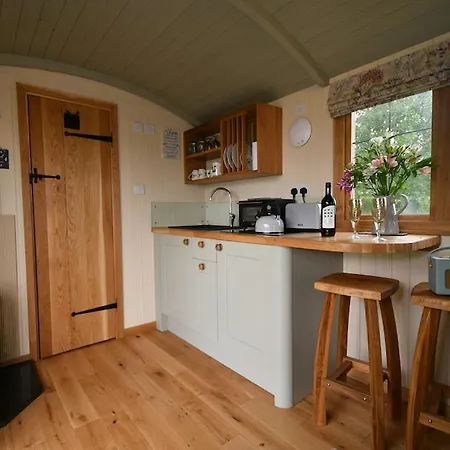 The Shepherds Hut Carmarthen Exterior photo